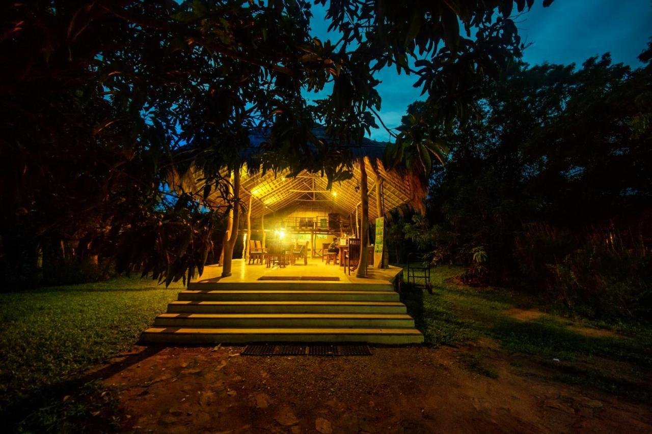Hotel The Yala Adventure à Tissamaharama Extérieur photo
